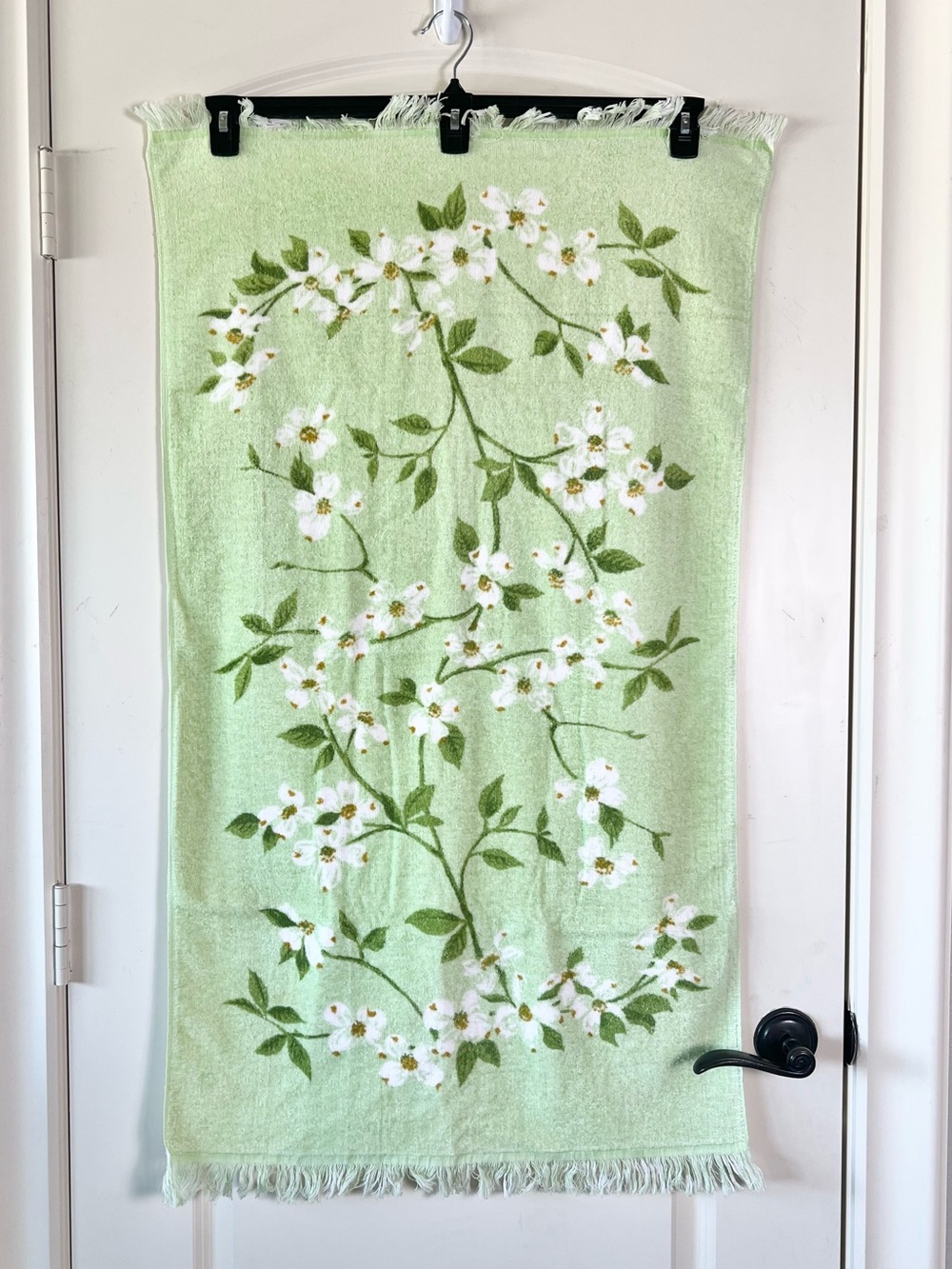 Vtg 1970s Martex MCM Green Dogwood Floral Fringe Bath Towel Retro Mid Century
